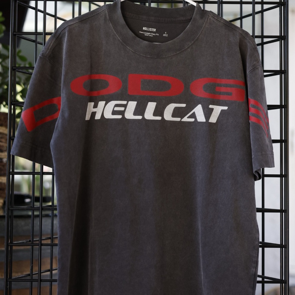 Hollister x Dodge Hellcat SRT T-Shirt Men’s Small Heavyweight Boxy Fit
